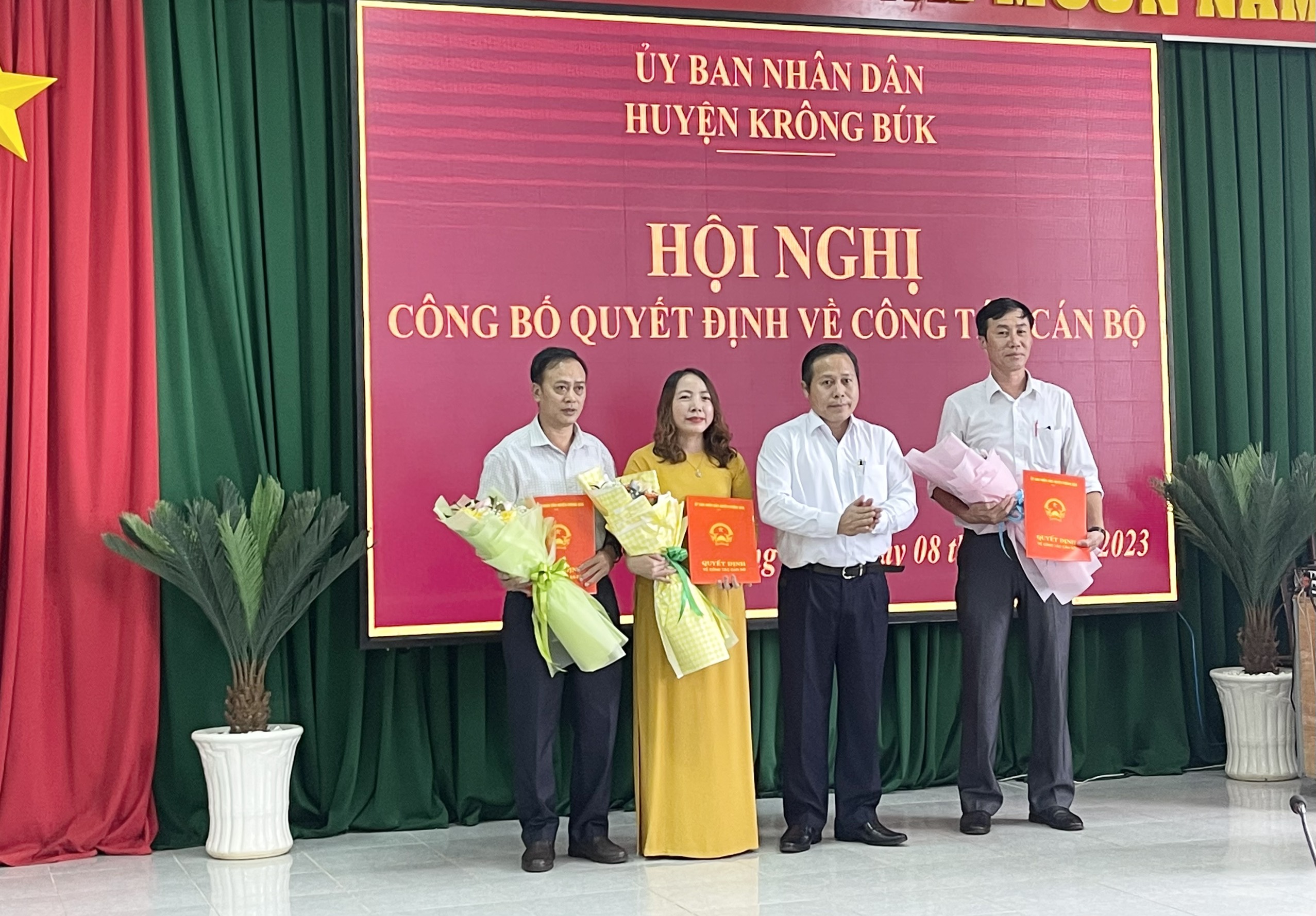 UBND huyện Krông Búk tổ chức Hội nghị công bố quyết định về công tác cán bộ