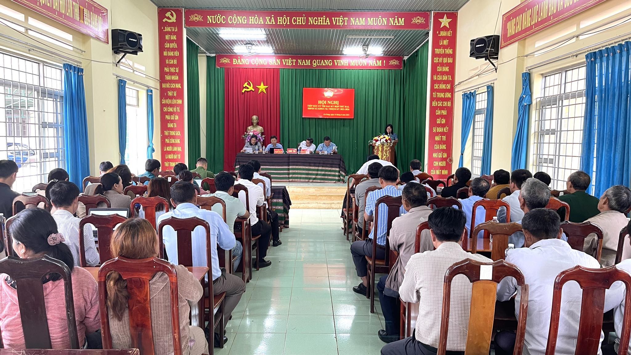 Tổ Đại biểu HĐND số 1, số 2, số 3 và số 9 tiếp xúc cử tri sau kỳ họp thứ 2 HĐND xã Cư pơng