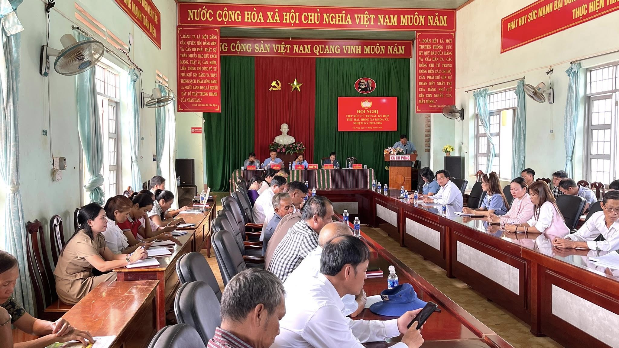 Chiều ngày 14 tháng 8; Các tổ đại biểu HĐND số 4;5;6;7;8, xã Cư pơng, tổ chức hội nghị tiếp xúc cử tri sau Kỳ họp thứ 2, HĐND xã khoá XI, nhiệm kỳ 2021 – 2026.